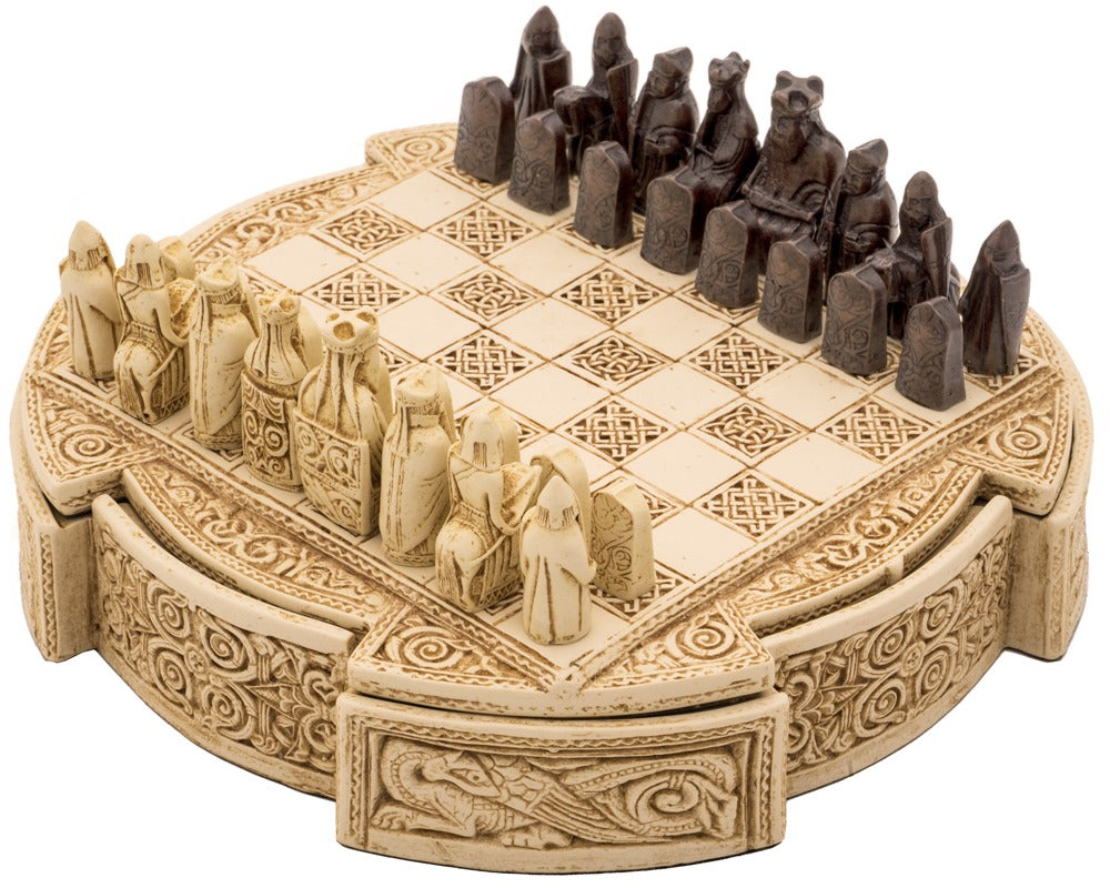 Isle of Lewis kompakt keltisk sjakksett 22,9 cm i elfenbensfarge