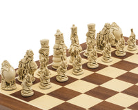 Berkeley Chess Alice i Eventyrland Russet og Mahogni Sjakksett