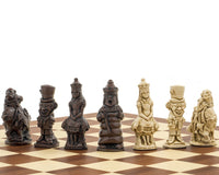 Berkeley Chess Alice i Eventyrland Russet og Mahogni Sjakksett